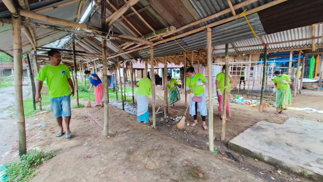 Cleaning Drive at Silapathar Weekly Market - Photo 3